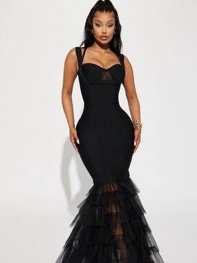 Sleek Black Bodycon Dress with Bustier Detail